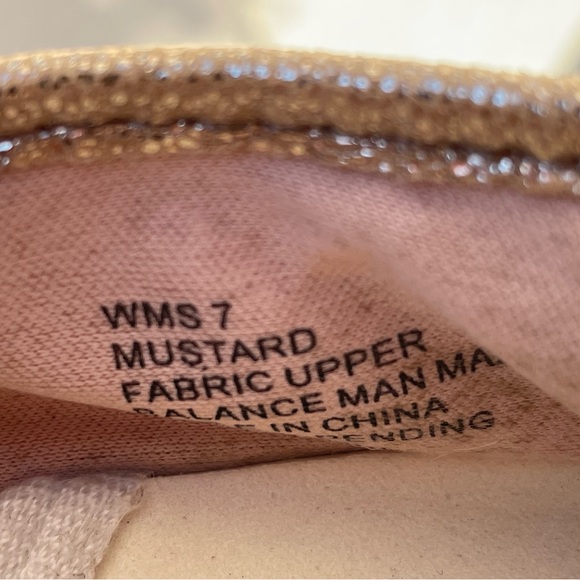 Slip-on Shoes Shiny. Preloved. - Picture 2 of 6